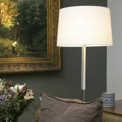 Geschmackvolle Stehleuchte Volta in verschiedenen Farben