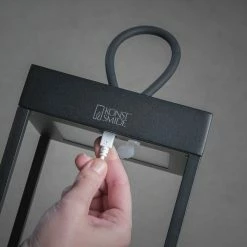 LED Akkuleuchte Ravello in Schwarz 2,2W 180lm IP54 -Stehleuchten Verkäufe 2022 a 413933 led akkuleuchte ravello in schwarz 22w 180lm ip54 300mm4